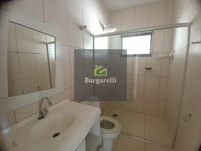 Casa 2 quartos e 1 banheiro, para alugar, no bairro Jardim América em Lavras