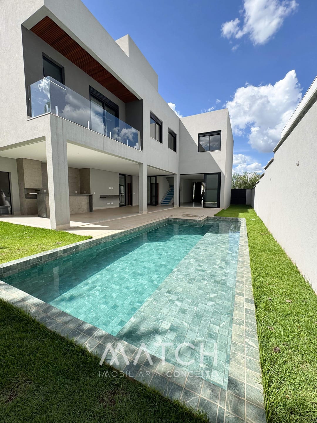 Casa à venda com 380 m2 construção, 5 suítes, Alphaville Flamboyant, Goiânia, GO