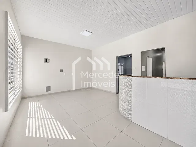 Casa com 300m², para alugar, no bairro Centro em Itajaí