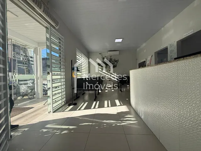 Casa com 300m², para alugar, no bairro Centro em Itajaí
