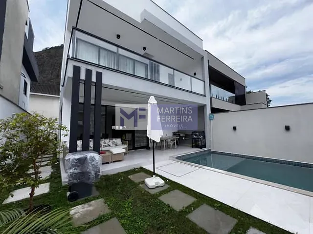 Casa com 214m² 4 quartos e 5 banheiros, à venda, no bairro Vargem Pequena em Rio de Janeiro