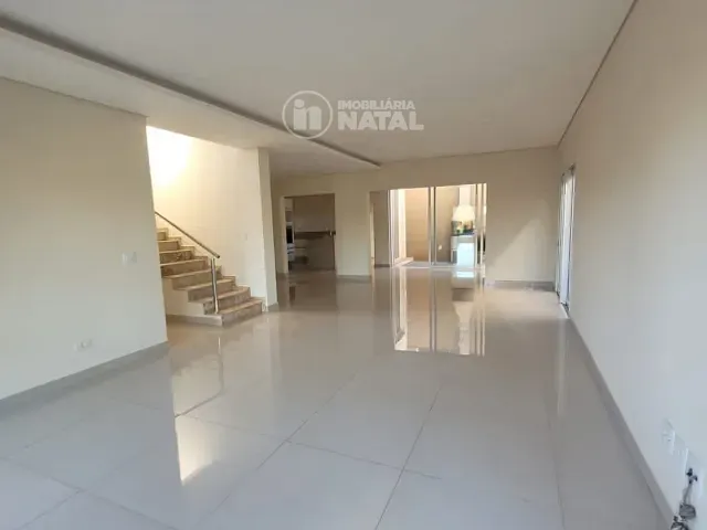 Casa com 330m² 4 quartos e 5 banheiros, para alugar, no bairro Esperança em Londrina