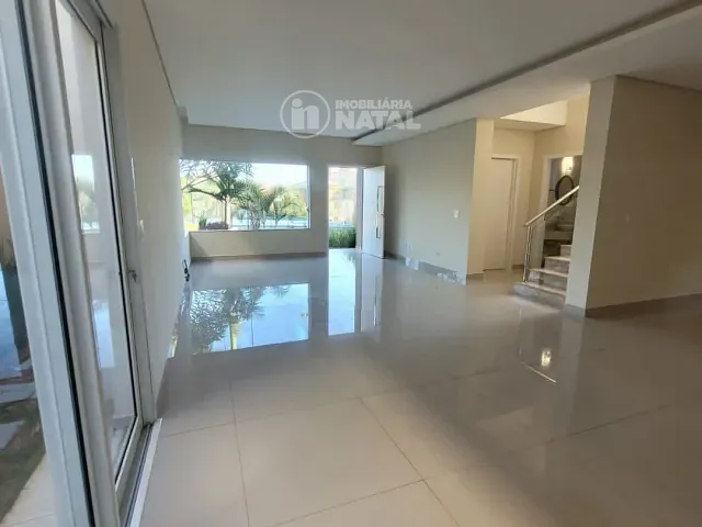 Casa com 330m² 4 quartos e 5 banheiros, para alugar, no bairro Esperança em Londrina