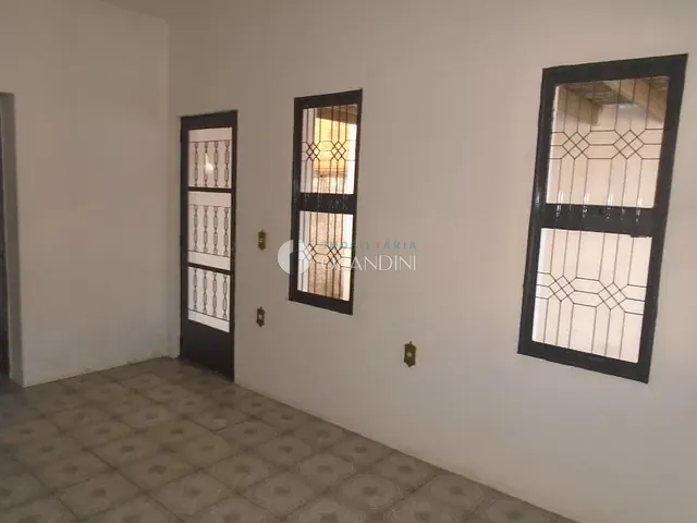 Casa com 300m² 2 quartos e 2 banheiros, à venda, no bairro Itamaraty em Artur Nogueira