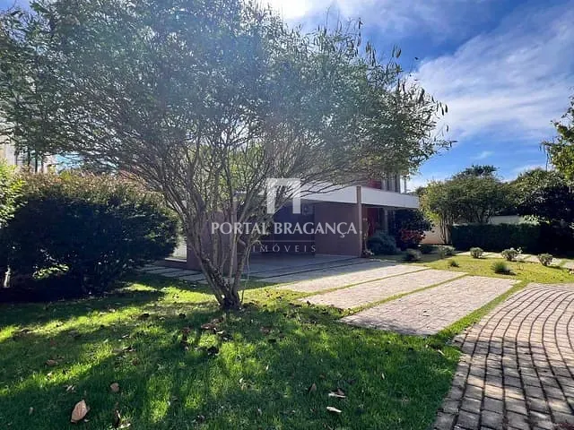 Casa com 922m² 4 quartos e 4 banheiros, à venda, no bairro Condomínio Residencial e Comercial Fazenda Santa Petronilla em Bragança Paulista