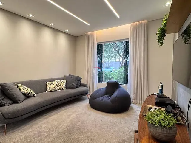 Casa com 379m² 5 quartos e 5 banheiros, à venda, no bairro Aragarça em Londrina