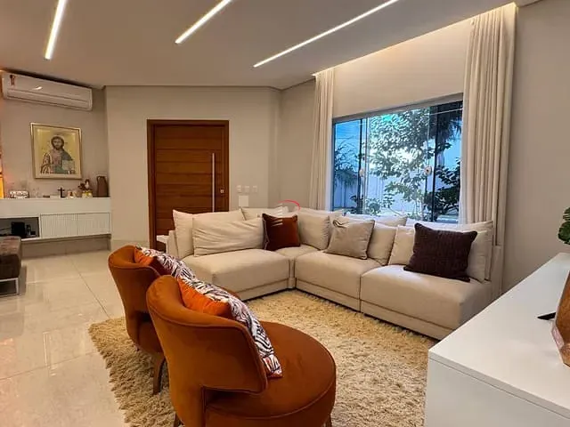 Casa com 379m² 5 quartos e 5 banheiros, à venda, no bairro Aragarça em Londrina