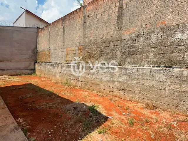 Casa 2 quartos e 2 banheiros, à venda, no bairro Loteamento Novo Horizonte em Araxá
