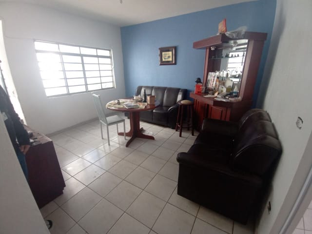 Casa com 290m² 4 quartos e 2 banheiros, à venda, no bairro Vila Tenente Vasconcelos em São João da Boa Vista