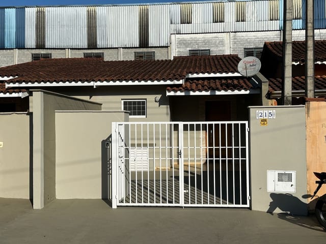 Foto do Casa - Casa à venda, Parque dos Pinheiros, Piracaia, SP | Excelente Localização | Área Útil de 125M² | 2 Dormitórios, 1 Sala. 1 Suíte, 2 Banheiros | Boa Vista Imóveis