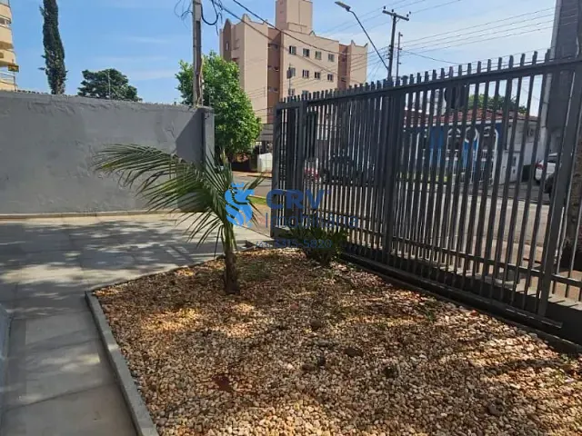 Casa com 550m² 4 quartos e 3 banheiros, à venda, no bairro Centro em Londrina