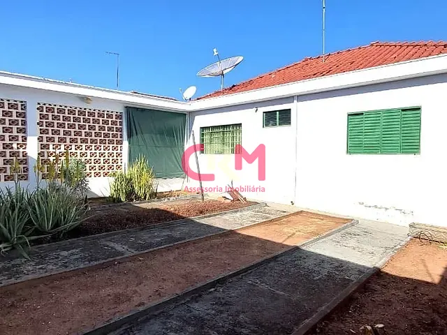 Casa com 325m² 3 quartos e 2 banheiros, à venda, no bairro Conjunto Residencial Ipiranga em Taquaritinga