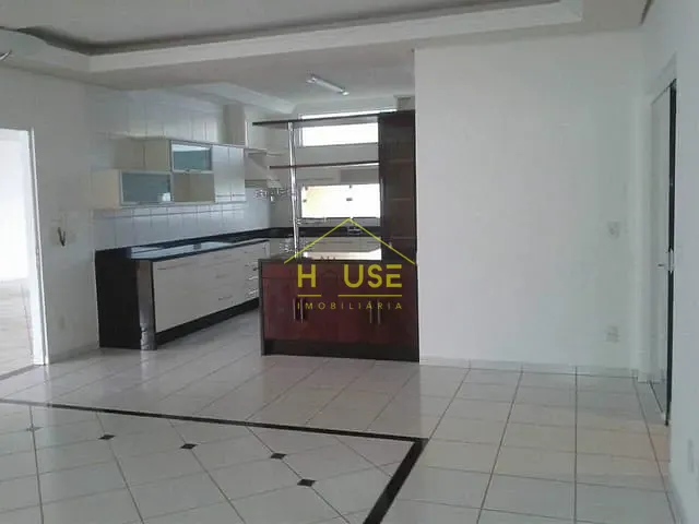 Casa com 696m² 4 quartos e 1 banheiro, à venda, no bairro Chácara das Paineiras em Votuporanga
