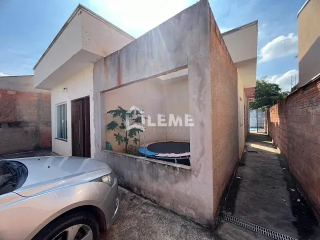 Casa 2 quartos e 2 banheiros, à venda ou para alugar, no bairro Santa Helena em Mococa