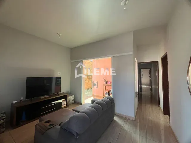 Casa 2 quartos e 2 banheiros, à venda ou para alugar, no bairro Santa Helena em Mococa