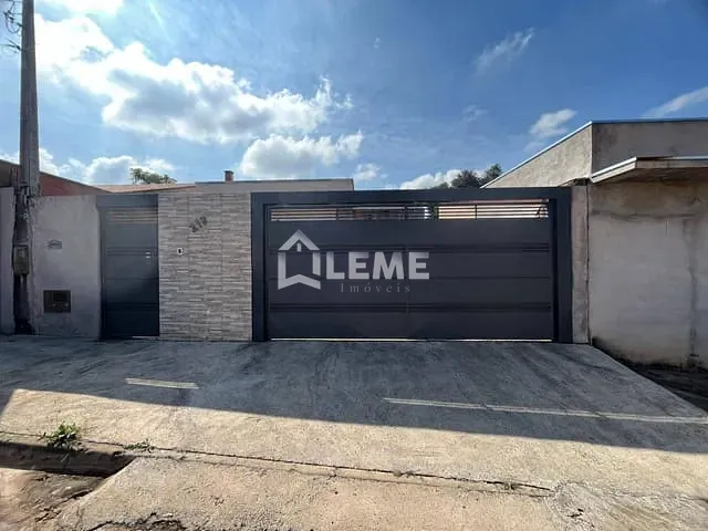 Casa 2 quartos e 2 banheiros, à venda ou para alugar, no bairro Santa Helena em Mococa