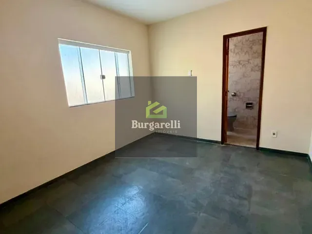Casa 4 quartos e 2 banheiros, para alugar, no bairro Centenário em Lavras