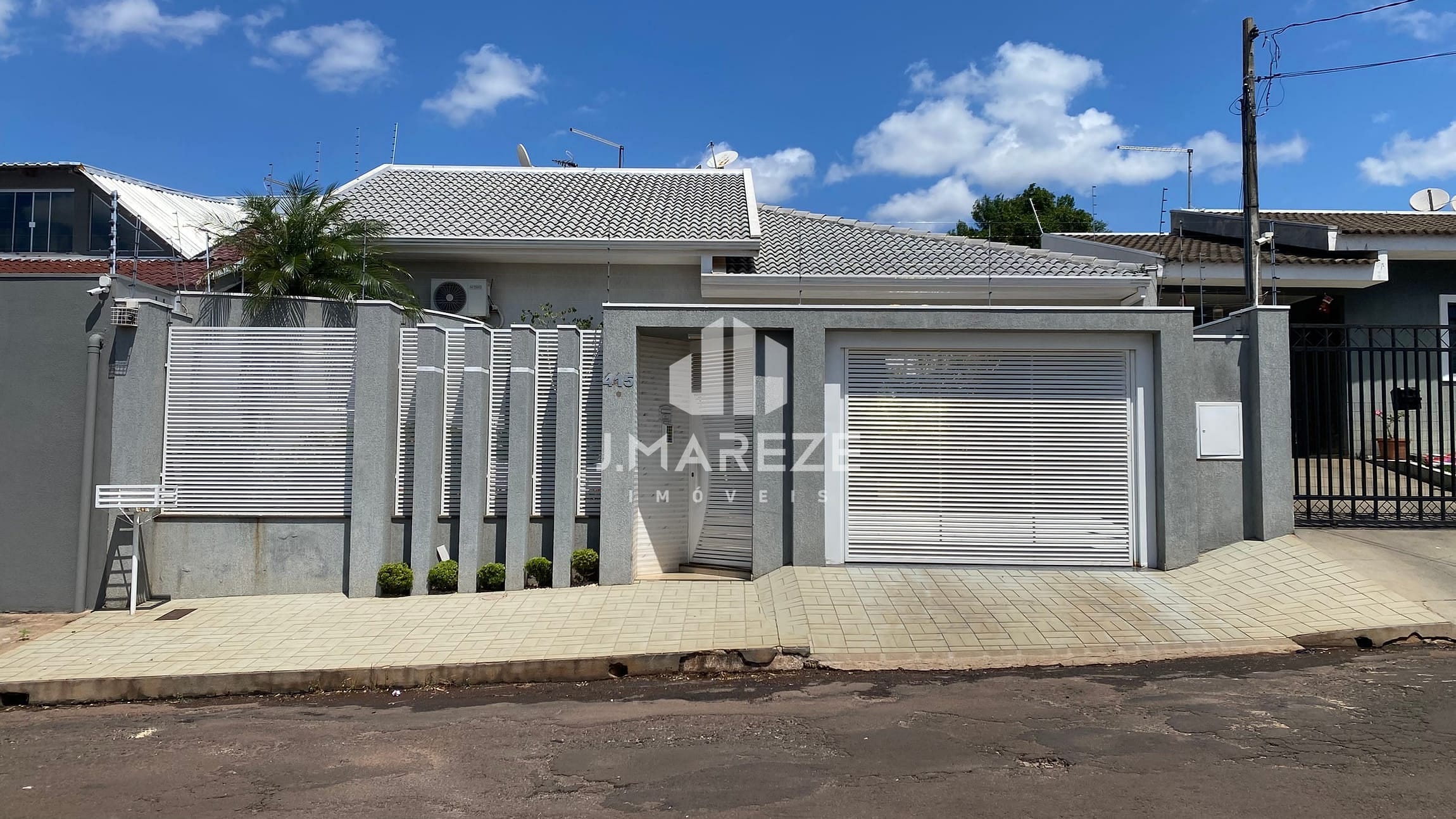 Casa à venda com 2 quartos, 196m² - Foto 1
