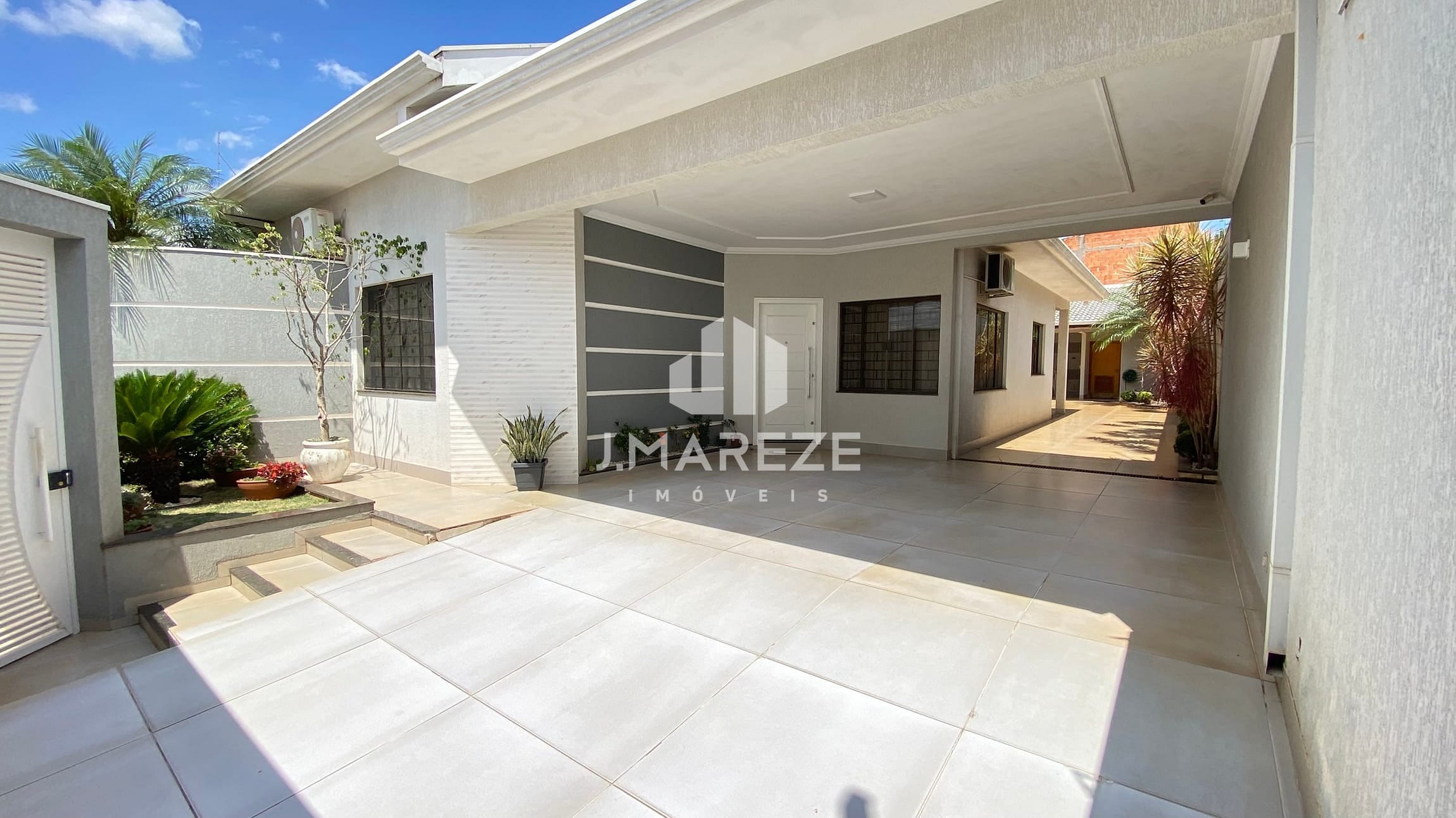 Casa à venda com 2 quartos, 196m² - Foto 2