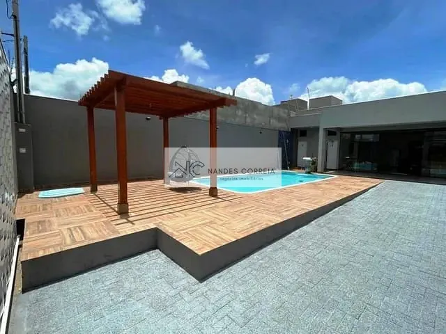 Casa 1 quarto e 3 banheiros, à venda, no bairro Pqo Taua em Londrina