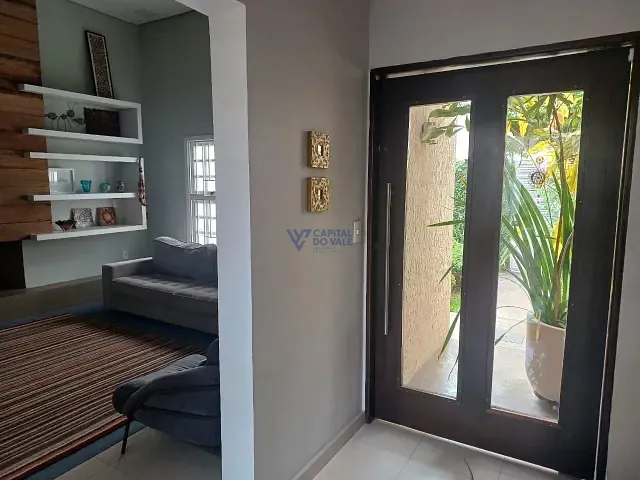 Casa com 250m² 4 quartos e 3 banheiros, à venda, no bairro Jardim das Indústrias em São José dos Campos