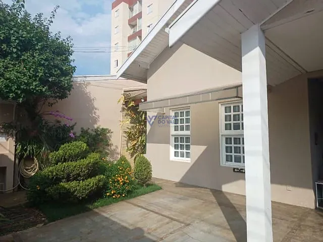 Casa com 250m² 4 quartos e 3 banheiros, à venda, no bairro Jardim das Indústrias em São José dos Campos