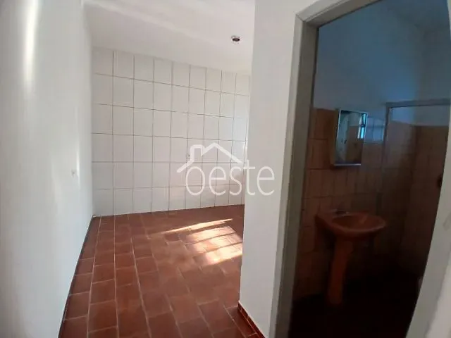 Casa com 45m² 1 quarto e 1 banheiro, para alugar, no bairro Conjunto Habitacional dos Trabalhadores em Santa Bárbara D'Oeste
