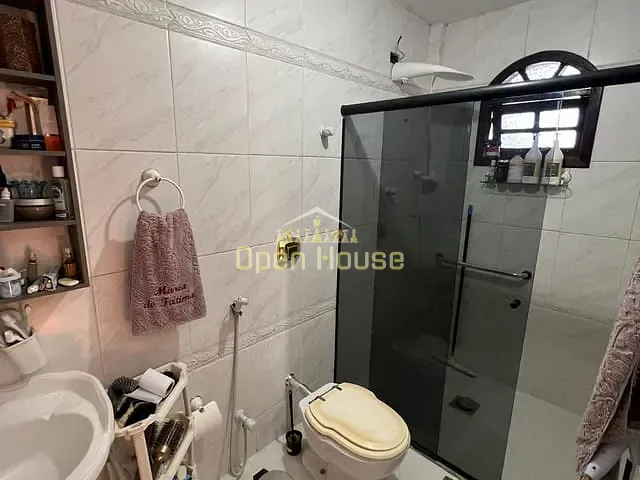 Casa 3 quartos e 2 banheiros, à venda, no bairro Santa Lúcia em Barra Mansa