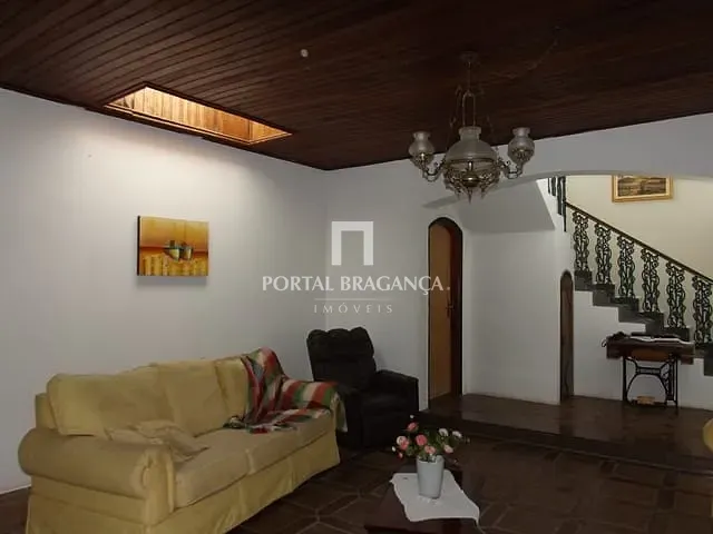 Casa com 250m² 4 quartos e 3 banheiros, à venda, no bairro Jardim Europa em Bragança Paulista