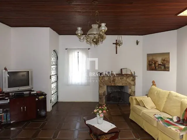 Casa com 250m² 4 quartos e 3 banheiros, à venda, no bairro Jardim Europa em Bragança Paulista