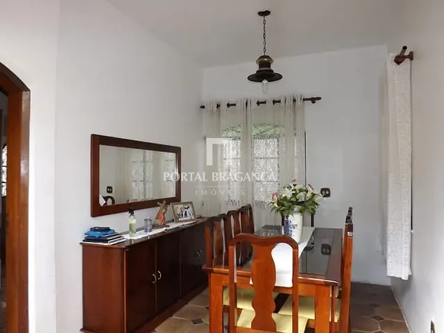 Casa com 250m² 4 quartos e 3 banheiros, à venda, no bairro Jardim Europa em Bragança Paulista