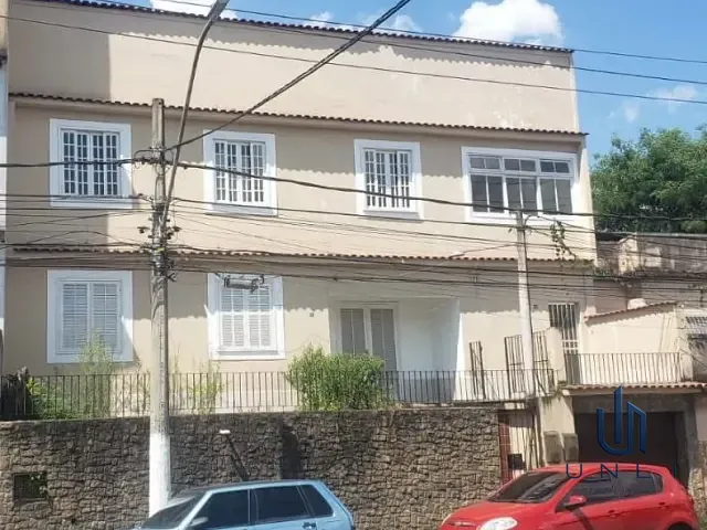 Casa 7 quartos e 4 banheiros, à venda, no bairro Retiro em Volta Redonda