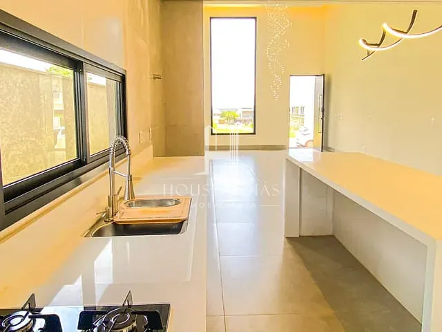 Casa com 180m² 3 quartos e 5 banheiros, à venda, no bairro Terras Alpha Residencial 1 em Senador Canedo