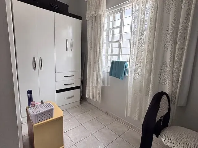 Casa 3 quartos e 1 banheiro, à venda, no bairro Praça em Tijucas