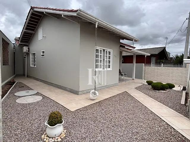 Casa 3 quartos e 1 banheiro, à venda, no bairro Praça em Tijucas