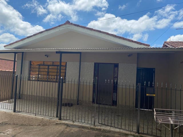 Foto do Casa - Casa com piscina para locação na Vila Meziara em Guaxupé/MG | Moradia Assessoria Imobiliária