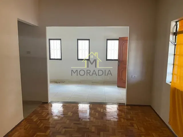 Casa 3 quartos e 3 banheiros, para alugar, no bairro Vila Meziara em Guaxupé