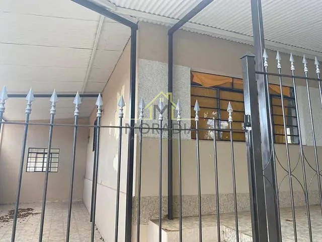 Casa 3 quartos e 3 banheiros, para alugar, no bairro Vila Meziara em Guaxupé