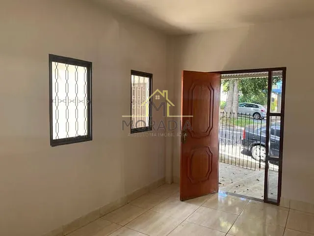 Casa 3 quartos e 3 banheiros, para alugar, no bairro Vila Meziara em Guaxupé