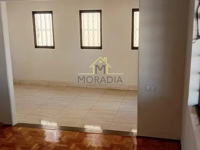 Casa 3 quartos e 2 banheiros, para alugar, no bairro Vila Meziara em Guaxupé