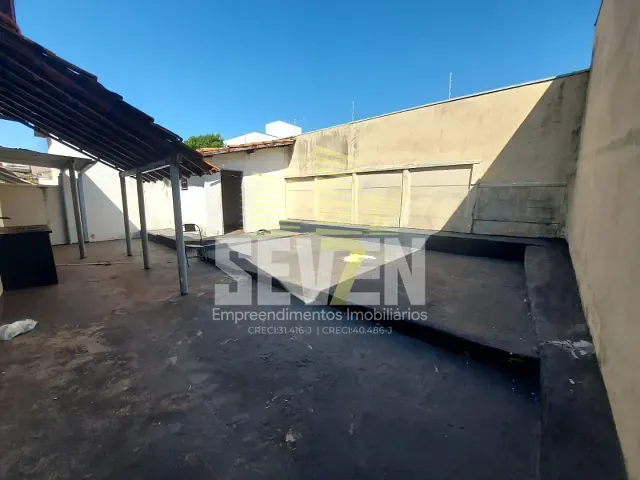Casa com 242m² 2 quartos e 1 banheiro, à venda, no bairro Vila Falcão em Bauru
