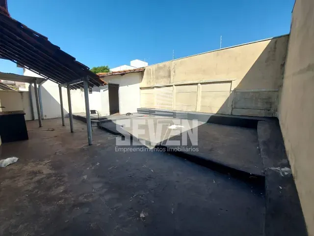 Casa com 242m² 2 quartos e 1 banheiro, à venda, no bairro Vila Falcão em Bauru