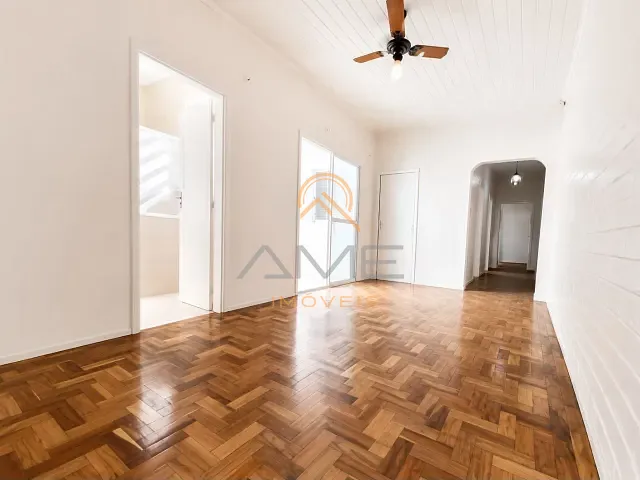 Casa 3 quartos e 2 banheiros, à venda, no bairro Centro em Pelotas