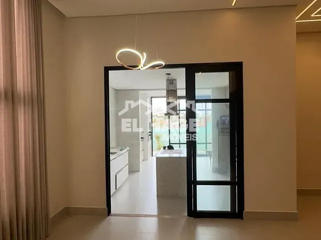 Casa com 450m² 3 quartos e 4 banheiros, à venda, no bairro Jardim Itália em Cuiabá
