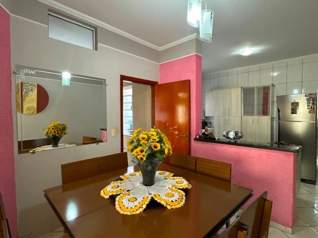 Casa com 180m² 3 quartos e 1 banheiro, à venda, no bairro Parque Novo Mundo em Americana