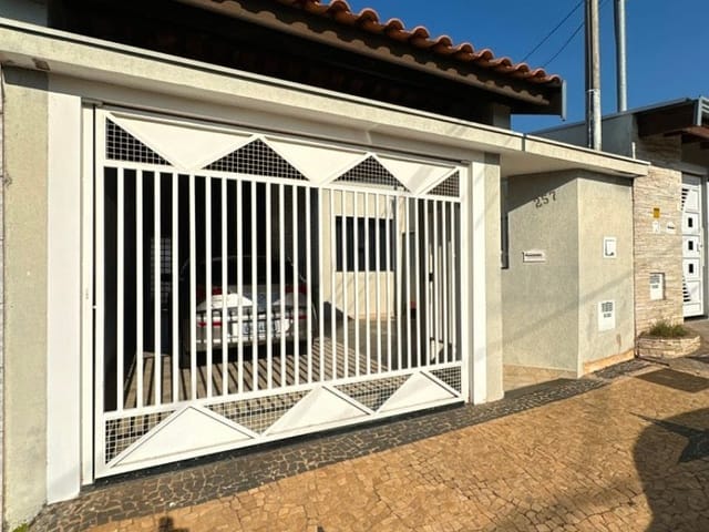 Casa com 180m² 3 quartos e 1 banheiro, à venda, no bairro Parque Novo Mundo em Americana