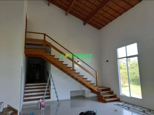Casa com 1236m² 4 quartos e 4 banheiros, à venda ou para alugar, no bairro Parque Mirante Do Vale em Jacareí