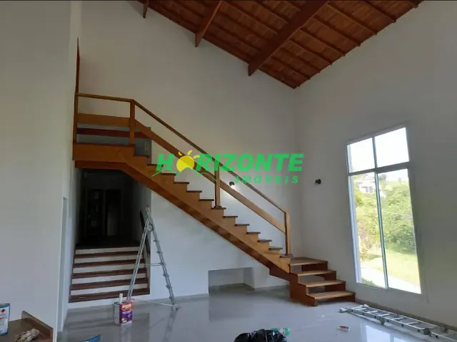 Casa com 1236m² 4 quartos e 4 banheiros, à venda ou para alugar, no bairro Parque Mirante Do Vale em Jacareí