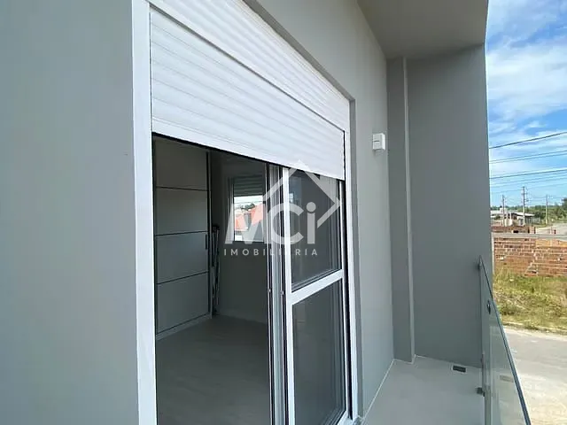 Sobrado 2 quartos e 2 banheiros, à venda, no bairro Areal em Pelotas