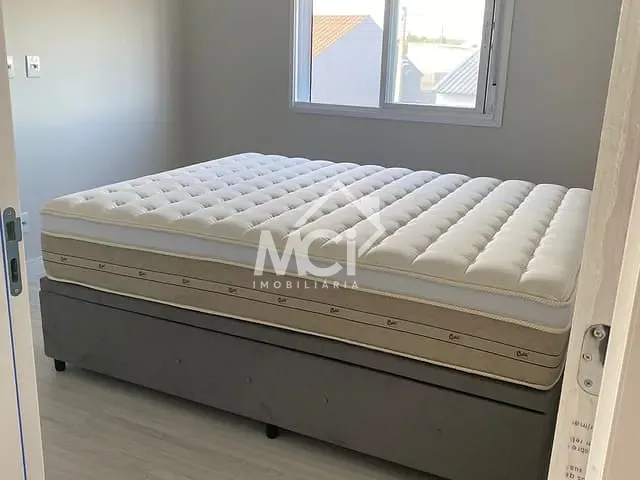 Sobrado 2 quartos e 2 banheiros, à venda, no bairro Areal em Pelotas